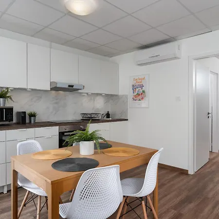 Passage By Vagabond Downtown *