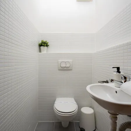 Passage By Vagabond Downtown *